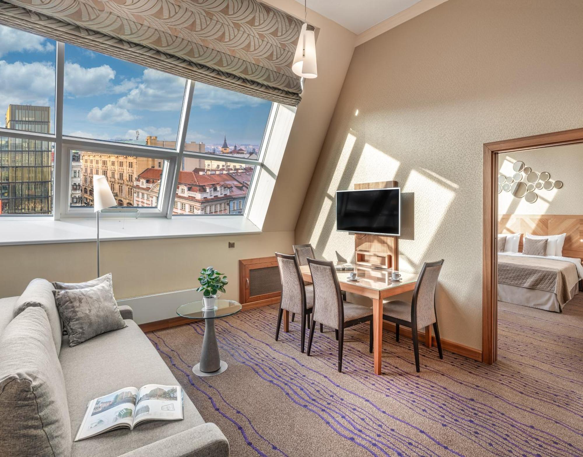 Crown Palace Apartments By Adrez Praha Bagian luar foto